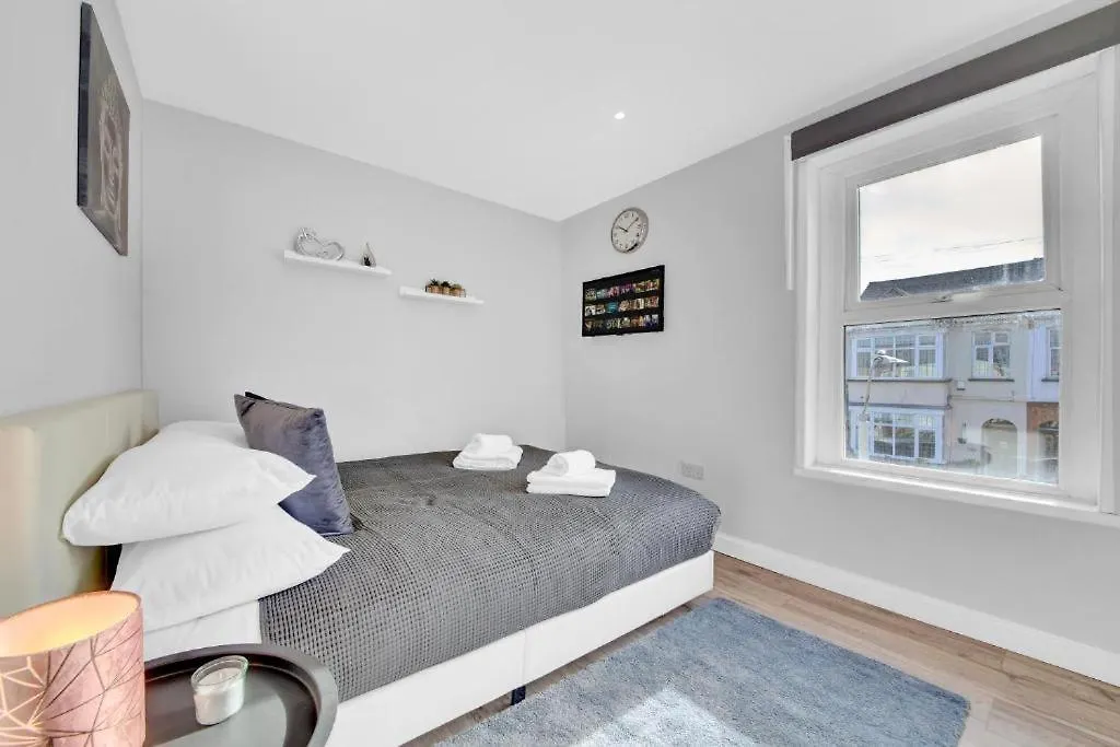 West Drayton Stays - Ub7 Bellclose Yiewsley Guest house