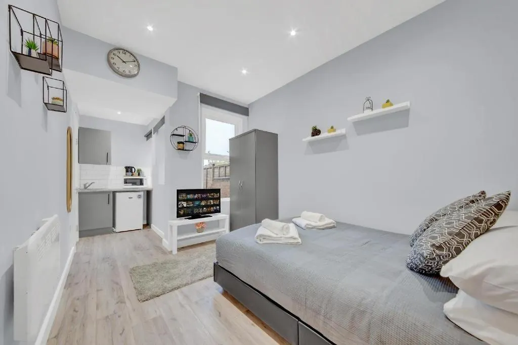 West Drayton Stays - Ub7 Bellclose Yiewsley Guest house