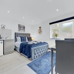  Guest house Heathrow Stays - Fawns Manor